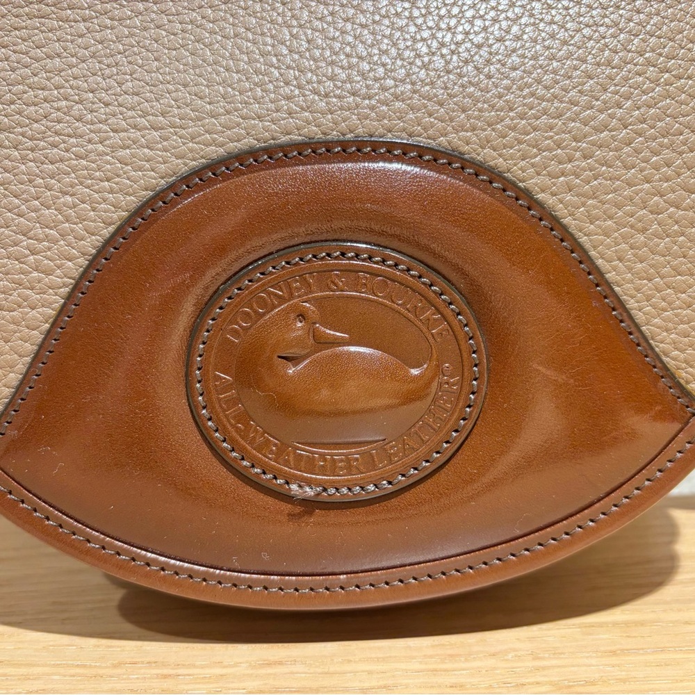 Vintage Dooney and Bourke R750 Saddle - Picture 4 of 8